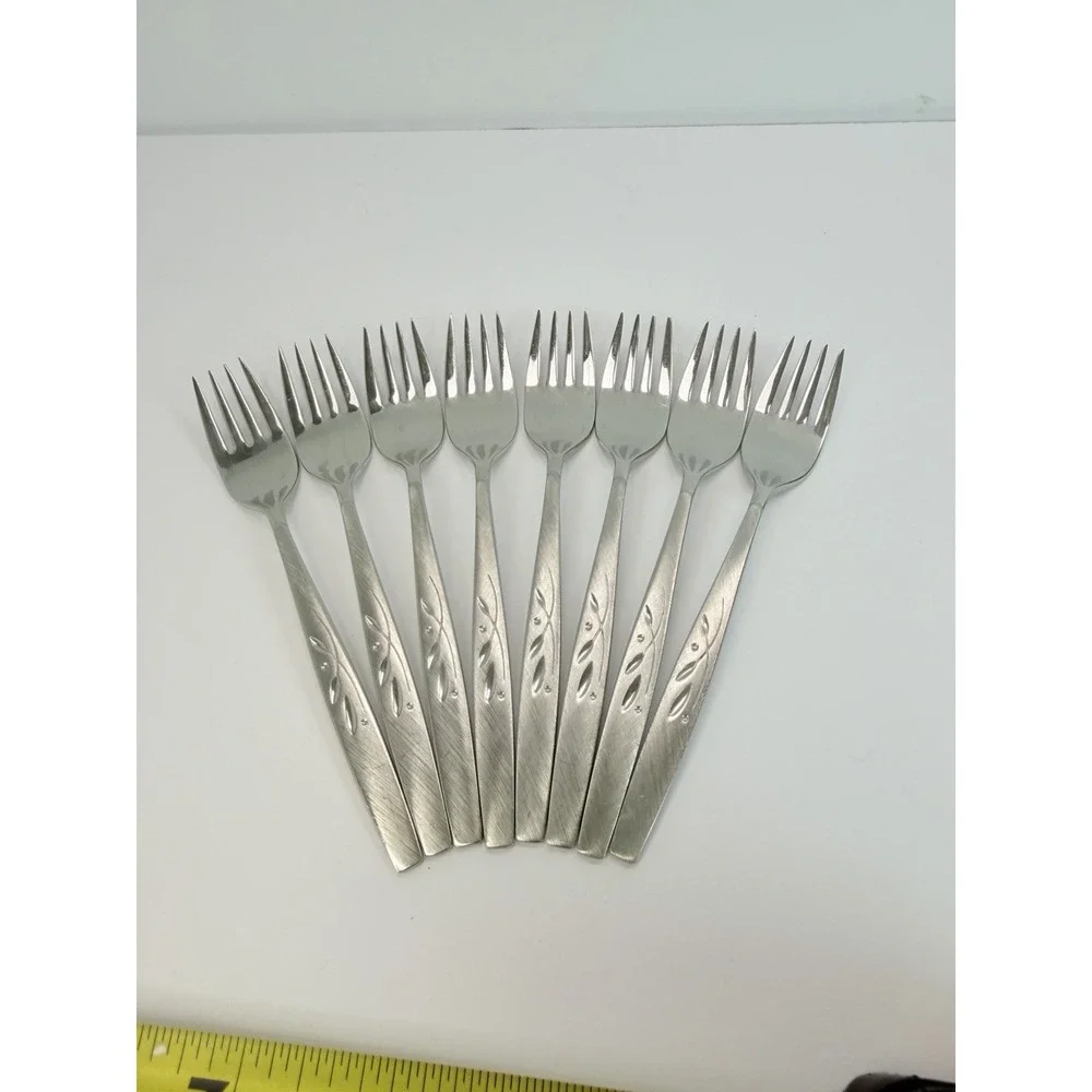 Lot of 8 Oneida Will O' Wisp Cube Stainless Salad Forks 6 3/4